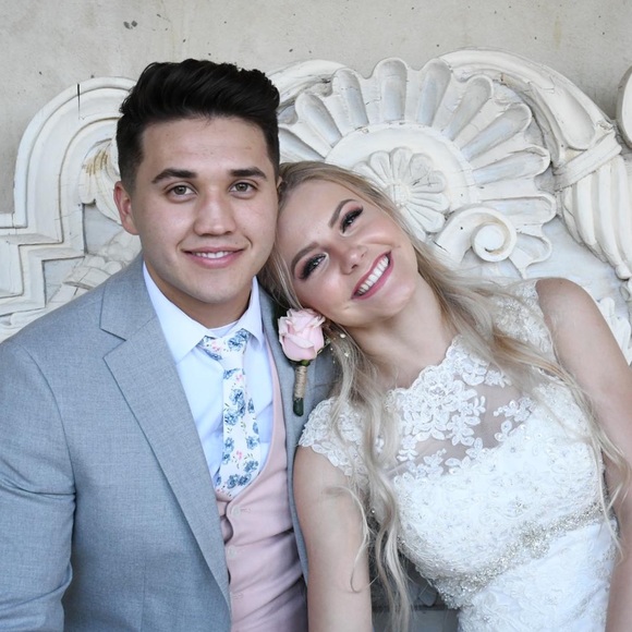 Meet your posher 🛍 - Picture 3 of 3